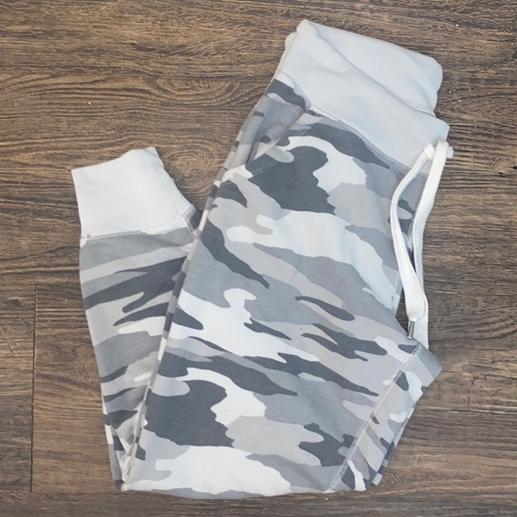aerie Pants - Aerie Gray Camo Joggers